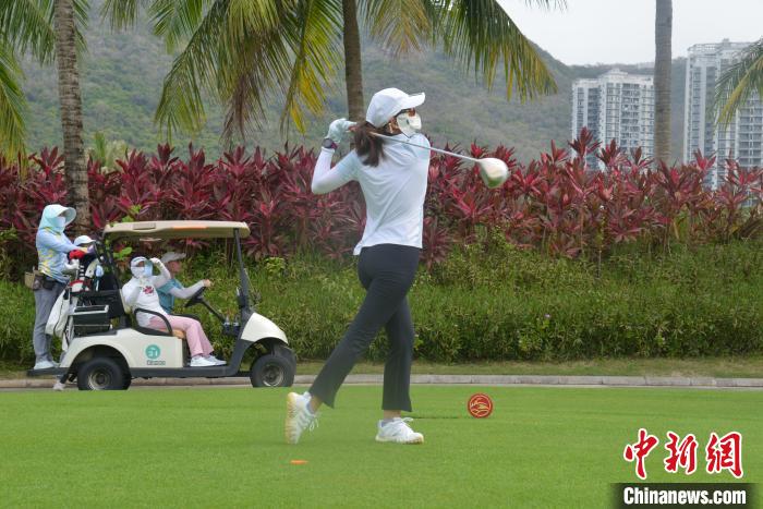 本地旅行社携手三亚高尔夫球会推出夏季高尔夫