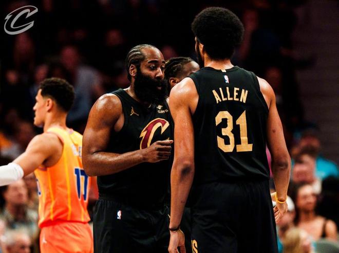 哈登率骑士险胜活塞 交易操作堪称血赚