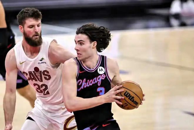 哈登36分创3大神迹 骑士大胜公牛29分