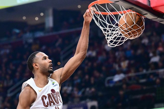 哈登36分创3大神迹 骑士大胜公牛29分