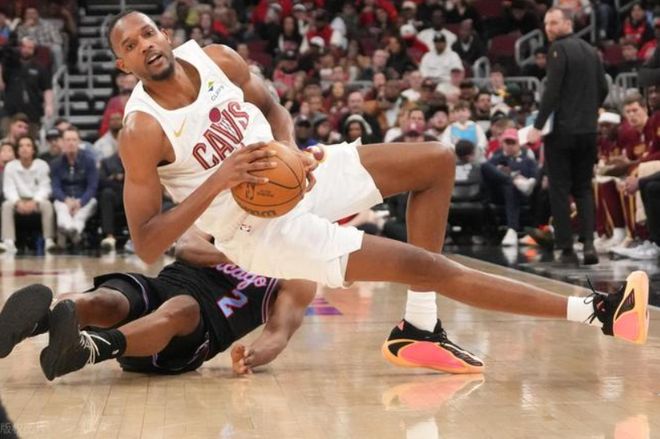 哈登36分创3大神迹 骑士大胜公牛29分