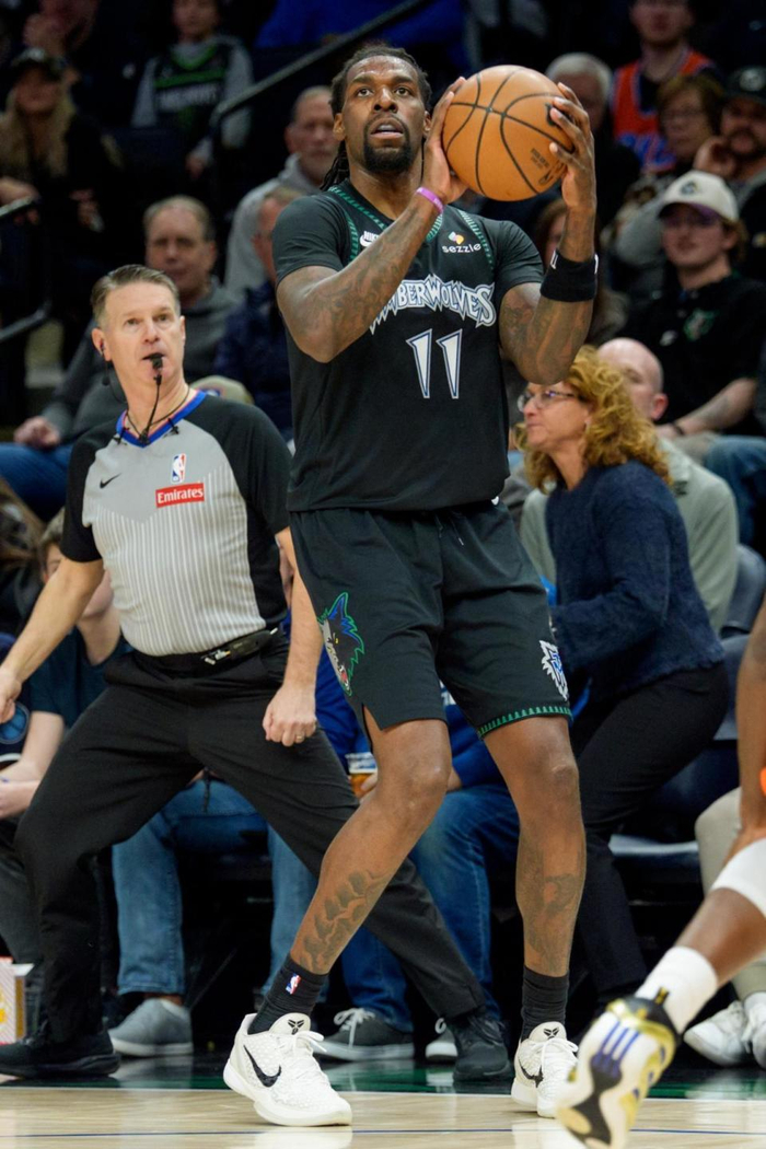 火箭迎战轮休主力森林狼 争夺西部第四席位